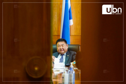 Д.Ганбат: У.Хүрэлсүх Ерөнхий сайд байхдаа нүүрс оруулахгүй гээд эхний 2-3 жил утаагүй болсон шүү дээ