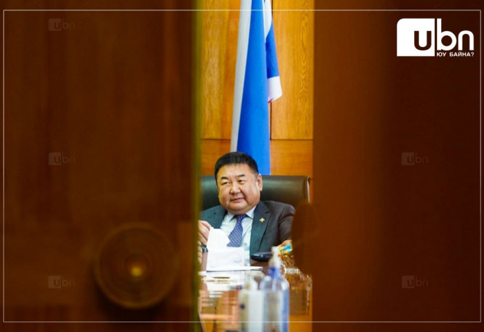 Д.Ганбат: У.Хүрэлсүх Ерөнхий сайд байхдаа нүүрс оруулахгүй гээд эхний 2-3 жил утаагүй болсон шүү дээ