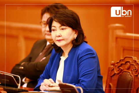 НҮҮРСНИЙ СОНСГОЛ: Б.Ундармаагийн нэгдмэл сонирхол бүхий “Эрдэнэзам“ ХХК Тавантолгой-Зүүнбаян чиглэлийн төмөр замын ажилд 7.1 ТЭРБУМ төгрөгийн гэрээ байгуулжээ