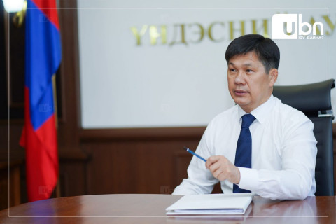 Ерөнхий аудитор Д.Занданбат 2024 оны УИХ-ын сонгуульд нэр дэвших тул ажлаас чөлөөлөгдөх хүсэлт гаргасныг УИХ хэлэлцэж дэмжлээ