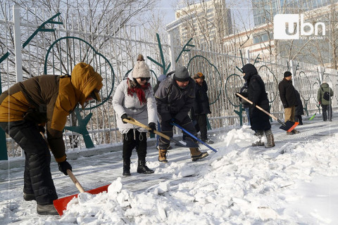 “Орчмын 50 метр талбайг цэвэрлэх үүргээ биелүүлээгүй аж ахуйн нэгжүүдийн хариуцлагыг сайжруулах шаардлагатай байна“