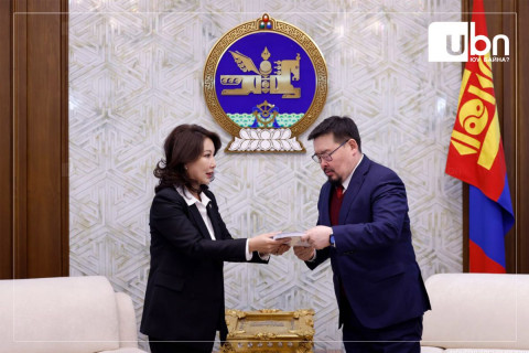 Цахим орчинд хүүхдийг хамгаалах тухай хуулийн төслийг өргөн мэдүүлэв