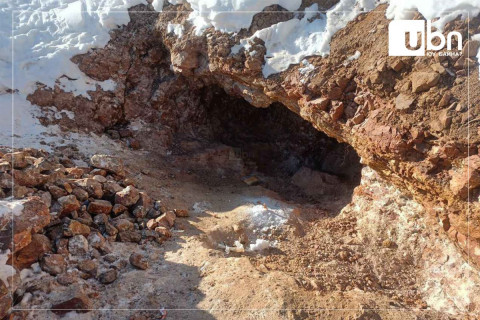 Дархан-Уул аймгийн Хонгор суманд хууль бусаар ашигт малтмал олборлож байсан иргэдийг шалгаж байна