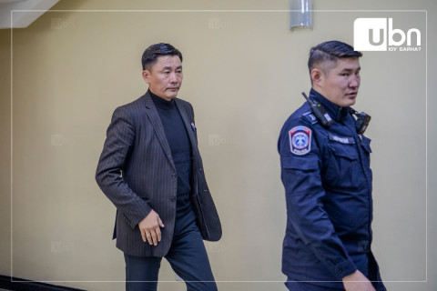Хөгжлийн банкны хэргээр ял сонссон УИХ-ын гишүүн Ё.Баатарбилэг шүүх хуралдаа ирлээ