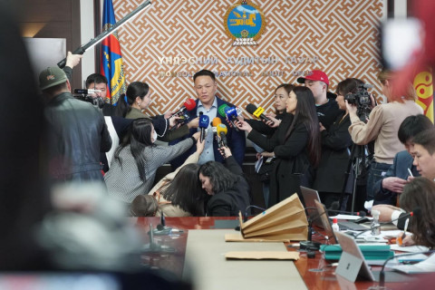 “Үндэсний эвсэл“ 2024 оны УИХ-ын сонгуулийн мөрийн хөтөлбөрөө ҮАГ-т хүргүүллээ