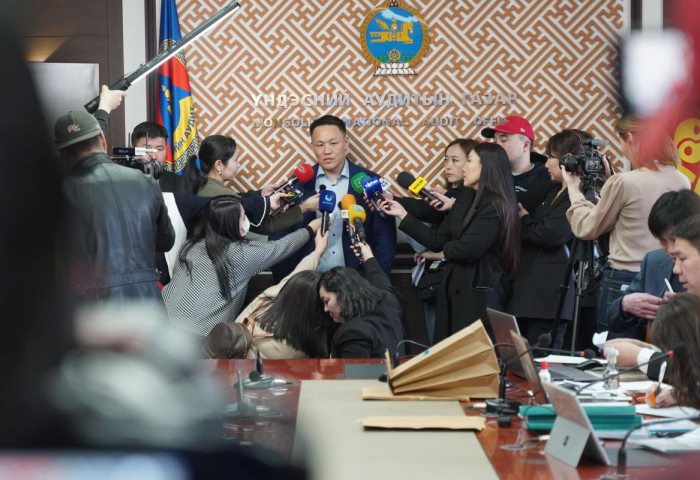 “Үндэсний эвсэл“ 2024 оны УИХ-ын сонгуулийн мөрийн хөтөлбөрөө ҮАГ-т хүргүүллээ
