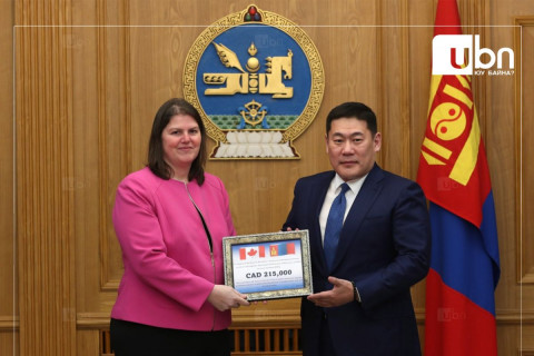 Канад Улс хүмүүнлэгийн тусламж үзүүлэхээр боллоо