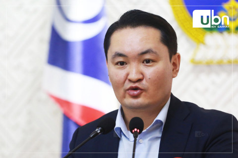 Ч.Өнөрбаяр: Архичин нөхөр эхнэрээ зодож дарамталдагтай адилхан иргэдээ байнгын дээрэлхдэг, дарамталдаг ийм л төр боллоо