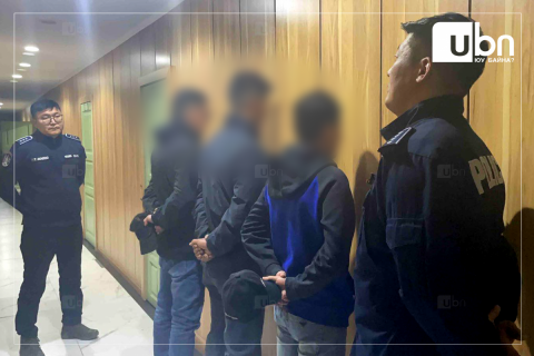 ШУУРХАЙ: 13 настай охиныг хүчирхийлсэн гэх цагдаагийн албан хаагчдыг БАРИВЧИЛЖ, амиа хорлохыг завдсан этгээдийг тусад нь саатуулжээ
