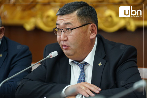 Ц.Туваан: Үе үеийн ЭМ-ийн сайд нар хувийн асуудлаа “Надад хамаагүй“ гэж хэлээд, царай нь улайж байна
