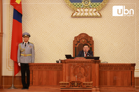 ЧУУЛГАН: Үндэсний баялгийн сангийн тухай хуулийн төслийг нэн яаралтай горимоор хэлэлцэж байна