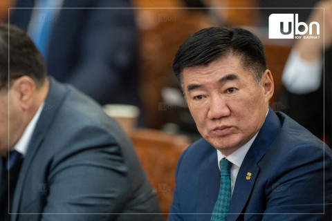 “Эрдэнэс Монгол Гашуунсухайтын замаас өдөрт 540 сая төгрөгийн орлого олдог хэрнээ замаа засаж чаддаггүй“