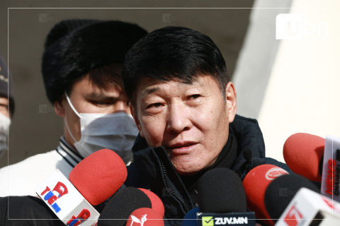 ШУУД: Дорноговь аймагт онц хэрцгий байдлаар бусдын гарт амиа алдсан 12 настай талийгаач охины өмгөөлөгч мэдээлэл хийж байна