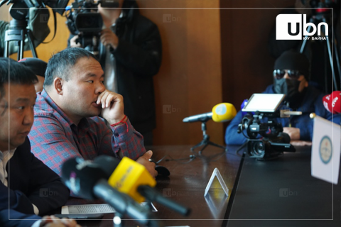 М.Бадарч: Зүрхний эмээ мартчихаад, энэ ахад “Панангин“ байхаар нь аваад уучихсан