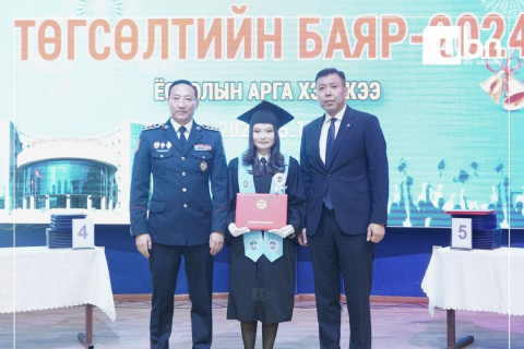 Б.Энхбаяр: Эрх зүйч, хуульчид бол нийгмийн эмч. Зөвийн талд зогсдог хүн байгаарай