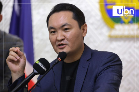 Ч.Өнөрбаяр: Эрх баригчдад хэлэхэд, нэг өдөр ууртай ард түмэн чинь та нарыг газраас арчих хэмжээнд очно шүү