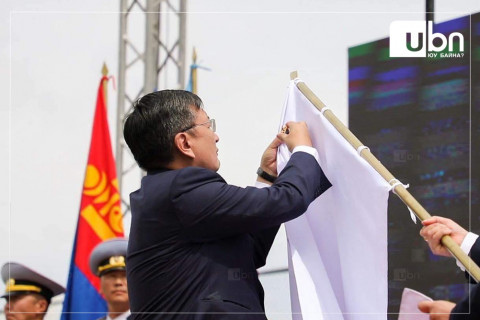 Өмнөговь аймгийн Даланзадгад сумыг Алтан гадас одонгоор шагналаа