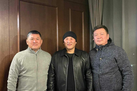 Отгонбаярууд ба Ухнаагийн ОТГОНБАЯР