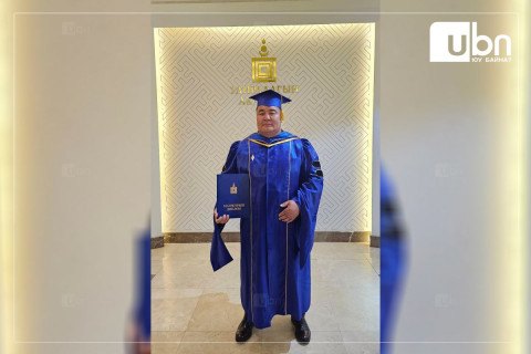 Улсын аварга С.Мөнхбат магистрын зэрэг хамгаалжээ