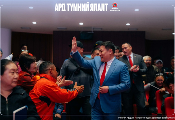 Ерөнхий сайд Л.Оюун-Эрдэнийн тэргүүлсэн Засгийн газар зоригтой, хурдтай, сайн ажиллаж байгаа учир бодлогоо үргэлжлүүлэх ёстой