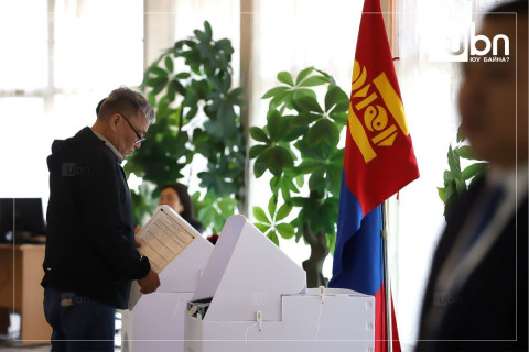 ШУУД: ХЭСГИЙН ХОРОО: Бүртгэлтэй сонгогчдын 44 хувь нь саналаа өгөөд байна