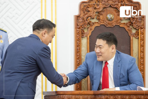 ФОТО: Шинэ гишүүдийн тангараг өргөх АГШИН