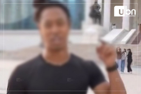 Чингис хааны хөшөө рүү зааж танхайрсан Хятад иргэнд холбогдох шүүх хурал эхэллээ