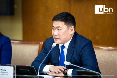 ЕРӨНХИЙ САЙД: Шүүгч нар төрийн ордонд, гишүүдийн арын өрөөнд “амьдардгаа” одоо болих хэрэгтэй