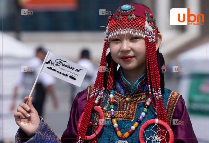 ФОТО: Бид дээлтэй МОНГОЛЧУУД