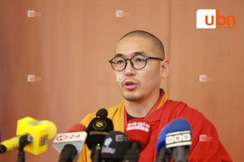 Д.Бямбажав: “Даншиг наадам-Хүрээ цам” наадмын эхний өдөр цам харайж, лам нар ном хаялцана
