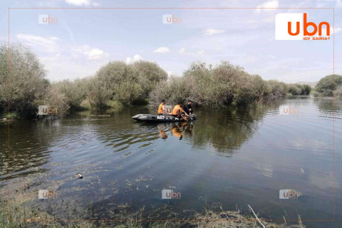 Хэрлэн голын усанд согтуугаар сэрүүцэх гэж ороод живсэн иргэнийг эрэн хайж байна