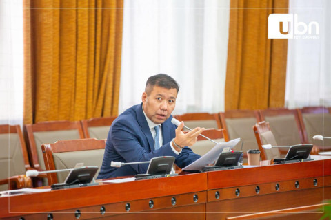 Б.Энхбаяр: Цөөнх гэж заасан хуулийн этгээд нь өөрөө засгийн газрыг бүрдүүлж буй олонх болчхоод байна