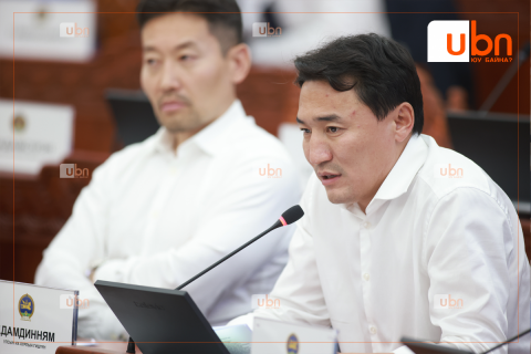 Г.Дамдинням: Сайд нар төсвөө батлуулахдаа гуйж байгаад батлуулдаг. Гүйцэтгэлийг нь ярих гэхээр зугтаж алга болоод байна