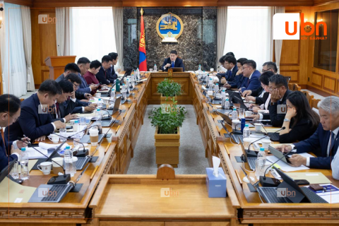 2025 онд улсын төсвийн хөрөнгө оруулалтаар 12.4 их наяд төгрөгийн төсөвт өртөг бүхий 640 төсөл, арга хэмжээ хэрэгжиж, 4.3 их наяд төгрөгийн санхүүжилт хийгдэнэ