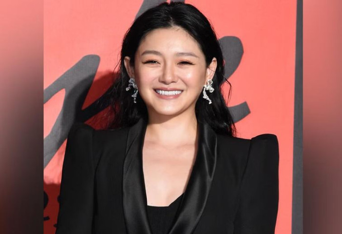 “Солирын од“ киногоороо олонд танигдсан Тайваний жүжигчин Barbie Hsu хатгаа өвчний улмаас 48 насандаа Японд таалал төгсжээ