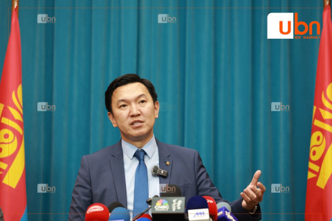 Н.Учрал: Эс үйлдэл гаргаад байгаа дарга нарыг  би мэдэж байгаа.  Төр нэг сувгаар ажиллана. Төрийн ажлыг сэтгэл гаргаж хий