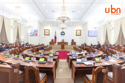 ЧУУЛГАН: Сайд нарын ирц ХАНГАЛТГҮЙ байгаа тул хуралдааныг завсарлуулж, даваа гарагт үргэлжлүүлэхээр боллоо