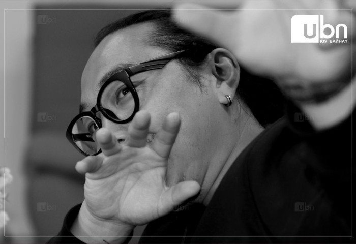 Б.Тамир: Миний аавыг нулимаад “Зүрхэнд шивнэсэн үг“-ээр бүжиг хийжээ. Сайд болохоор тэгдэг юм байлгүй дээ