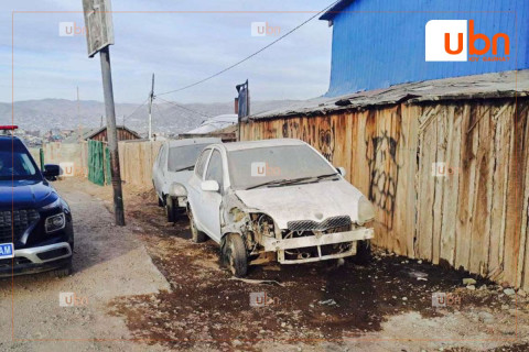 Чингэлтэй дүүрэгт эвдэрсэн, эзэнгүй, удаан хугацаанд зогссон тээврийн хэрэгслүүдийг зөөж байна