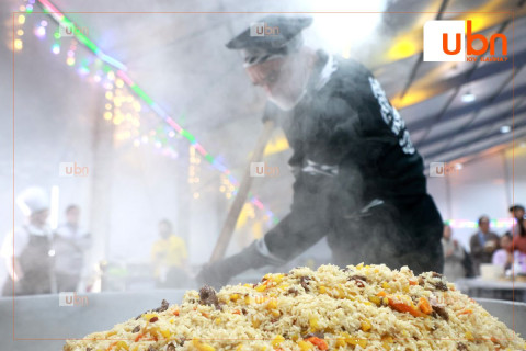 “UB FOOD” ФЕСТИВАЛИАС: Узбекистан үндэстний алдарт плов, шашлык, казань кебаб, самса тэргүүтнийг “АМТЛАХ УУ“