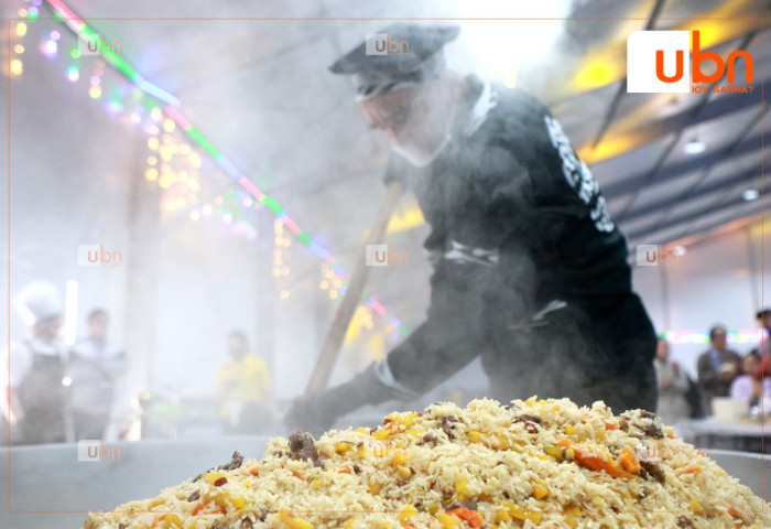 “UB FOOD” ФЕСТИВАЛИАС: Узбекистан үндэстний алдарт плов, шашлык, казань кебаб, самса тэргүүтнийг “АМТЛАХ УУ“