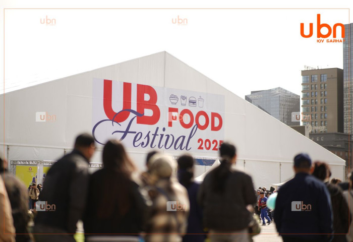 “UB food” фестиваль: Өнөөдөр Гандантэгчинлэн хийдийн лам нар 1 тонны ширмэн тогоонд гурилтай шөл хийнэ