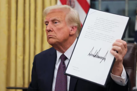 Доналд Трамп БНХАУ-ын  тарифыг 125 хувьд хүргэлээ
