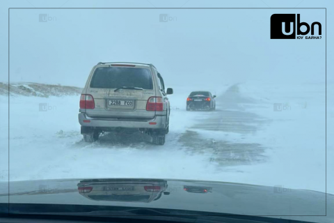 СЭРЭМЖЛҮҮЛЭГ: Говийн болон Зүүн аймгуудын нутгаар хүчтэй салхилж, шороон болон цасан шуурга шуурч байна