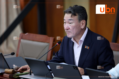 “Монголчууд зүрхээ зүсүүлсэн. Оюутолгой ярихаар л хэдэн ТАРХИ УГААГЧДАД цалин тавигддаг“