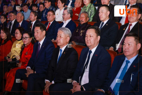 Хүнс, хөдөө аж ахуй, хөнгөн үйлдвэрийн яамны 100 жилийн ойн баярын хурал боллоо