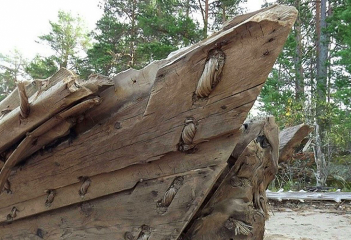 350 жилийн настай хуучин завийг засварлана