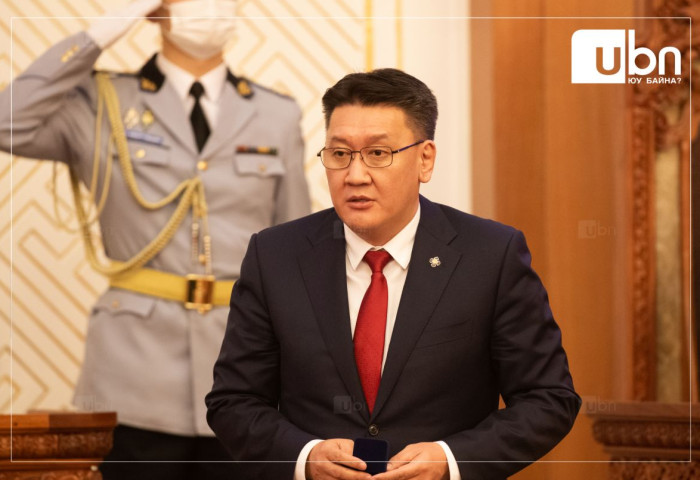 “Би цаашид иргэд, тойргийнхоо төлөөлөл болж, ЗГ-ын бодлого шийдвэрийг бүх талаар нь дэмжиж ажиллана“