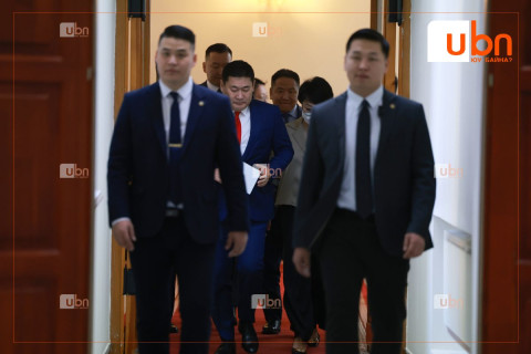 ШУУРХАЙ: ХҮН намын зөвлөлийн хуралд Ерөнхий сайд орлоо