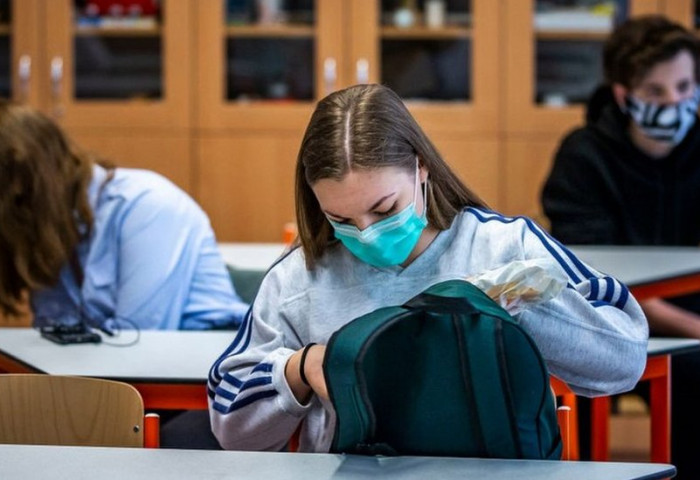 Австрид хөл хориог сулруулж, сургуулиуд хичээллэж эхэллээ